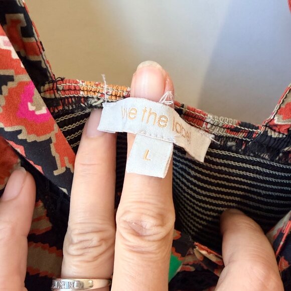 Love The Label Puff sleeves deep V neck Floral Print Blouse Women’s Size L - Picture 3 of 6